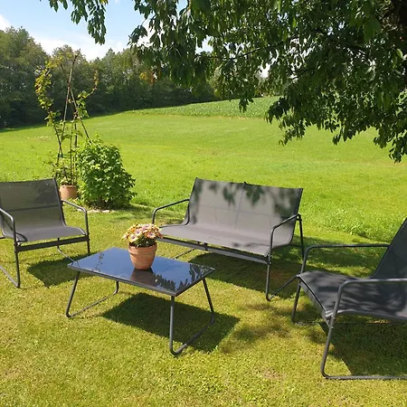 Apartmán Ruhige Mit Terrasse Fuer 2 Personen Vohenstrauss