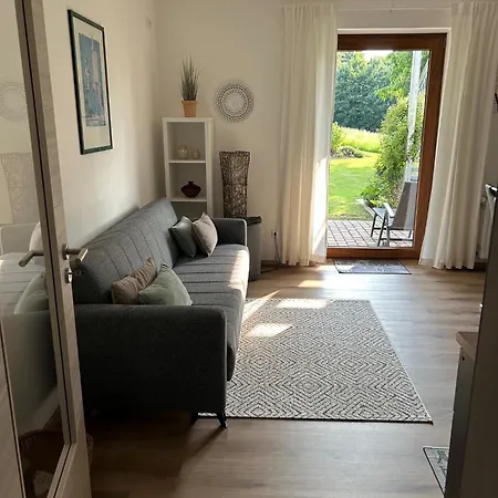 Ruhige Mit Terrasse Fuer 2 Personen شقة